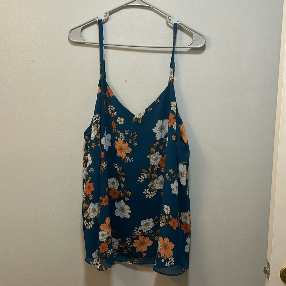 Blue floral tank from Torrid. Size 2/18-20.